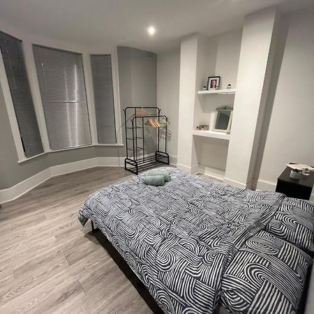 Cozy Two Bed In Brixton Next To Station Apartment London Exterior photo